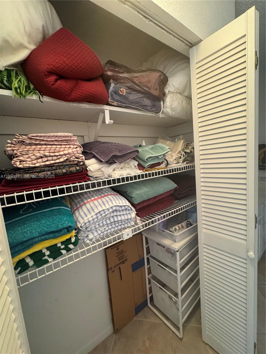 EDGEWATER BEACH TOWERS CO - Residential