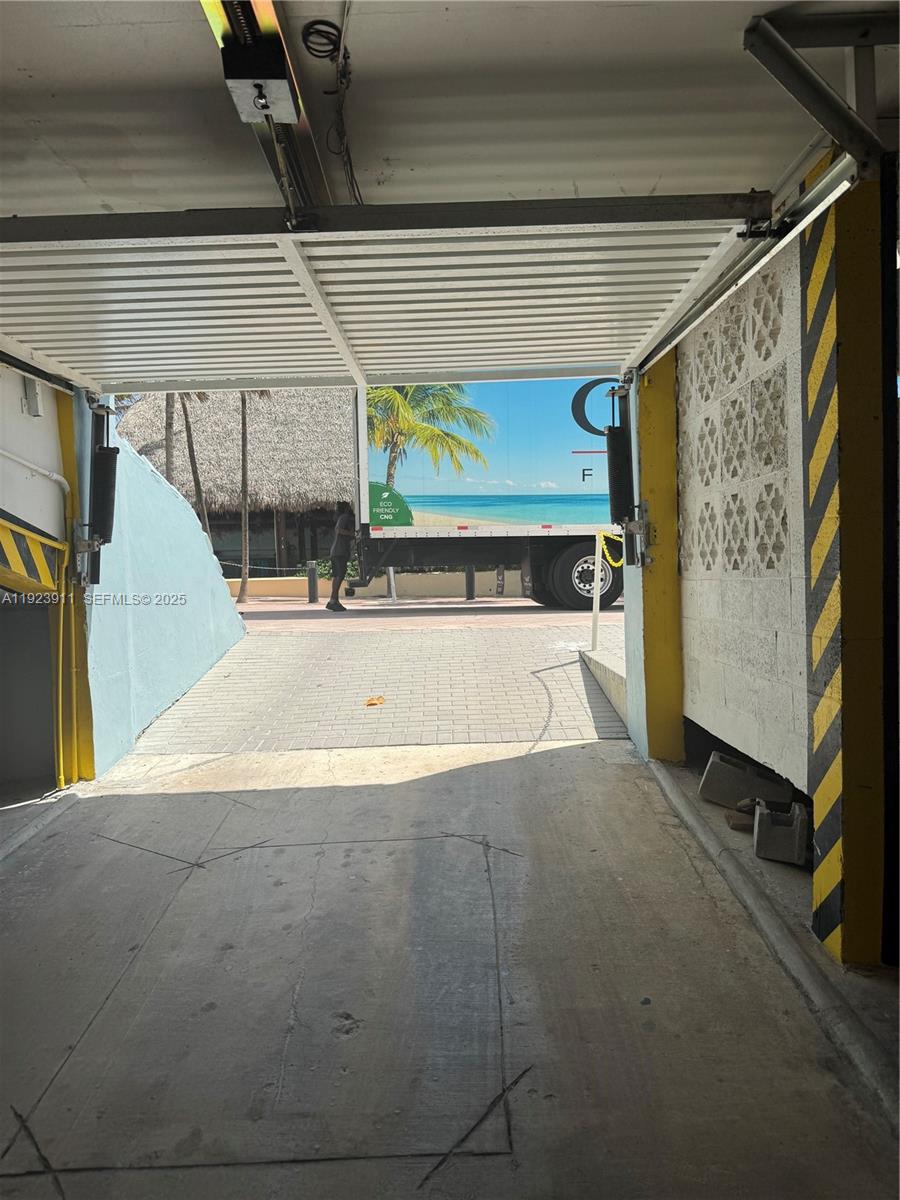 EDGEWATER BEACH TOWERS CO - Residential