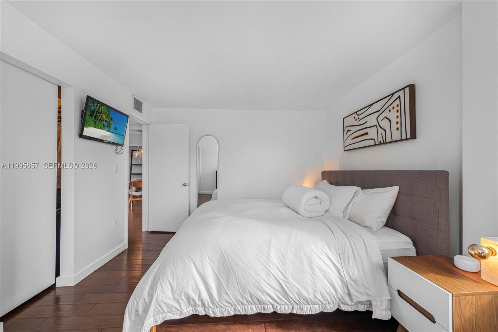 LINCOLN PALACE CONDO - Residential Lease