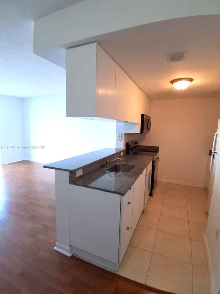 1800 BISCAYNE PLAZA CONDO - Residential Lease