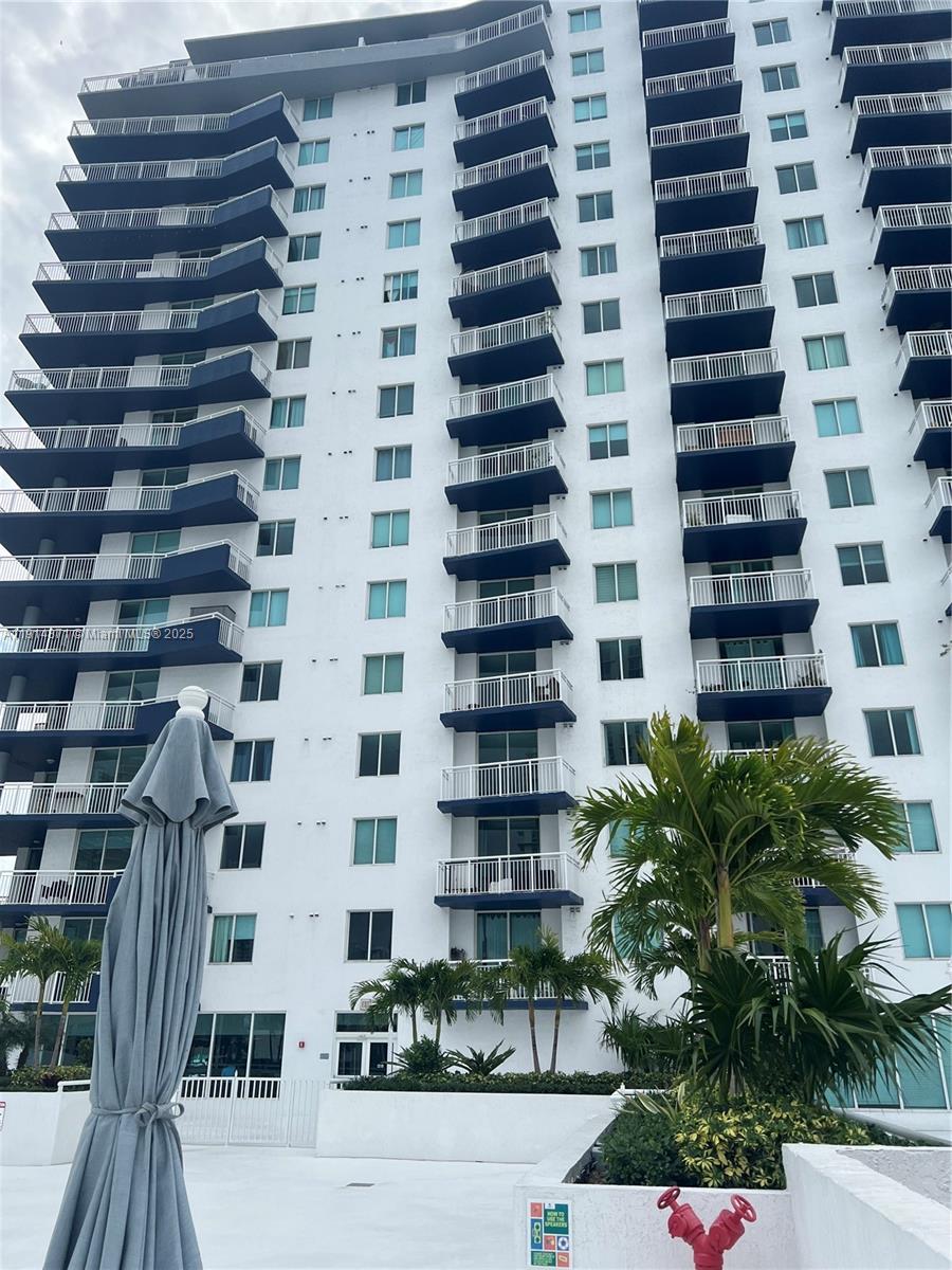 1800 BISCAYNE PLAZA CONDO - Residential Lease