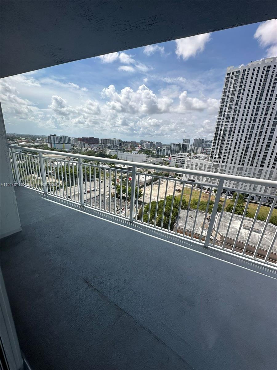 1800 BISCAYNE PLAZA CONDO - Residential Lease