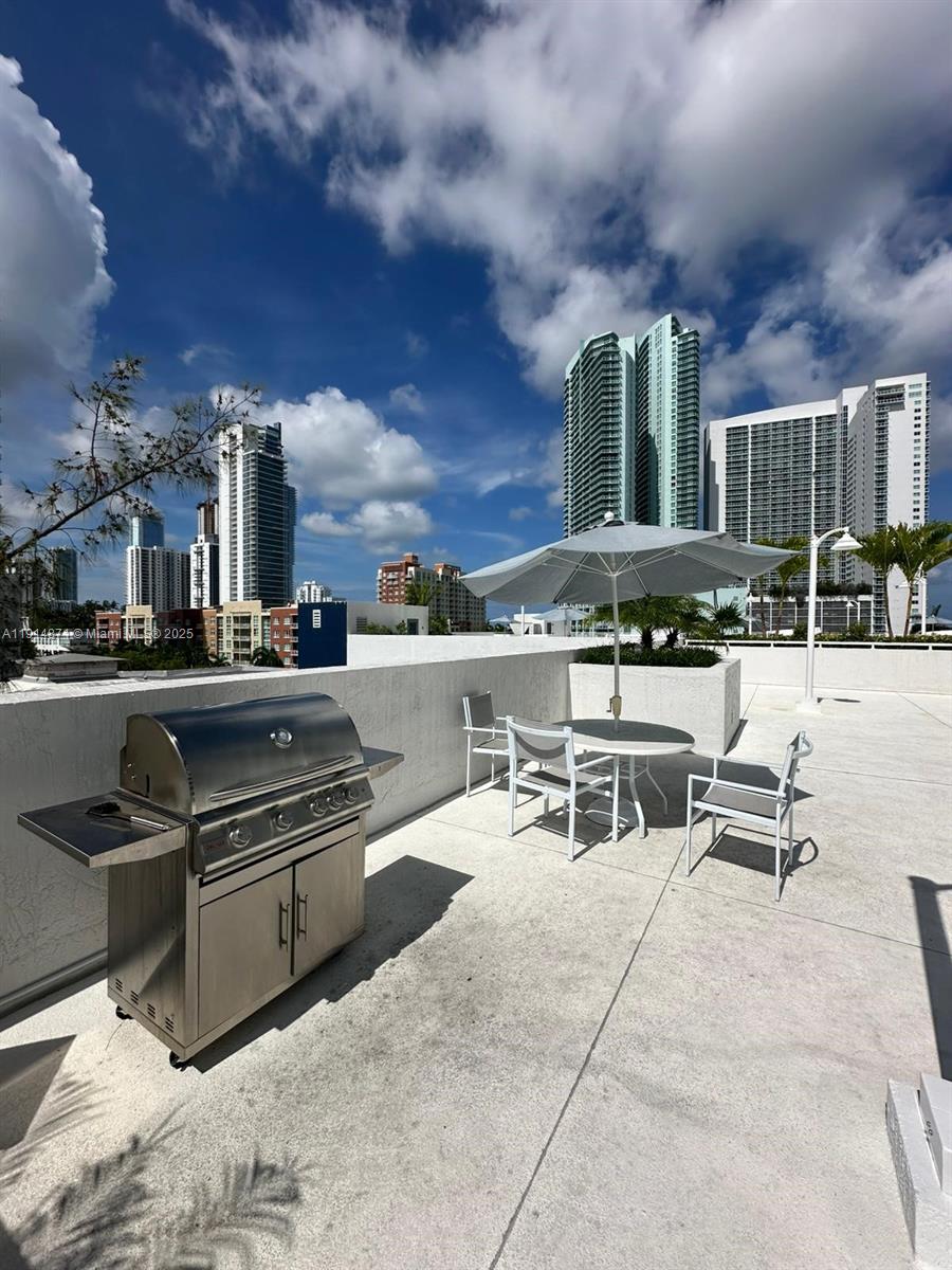 1800 BISCAYNE PLAZA CONDO - Residential Lease