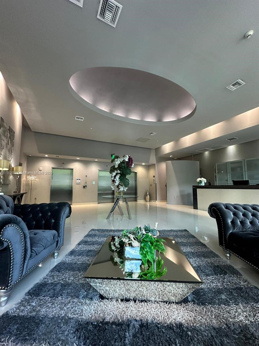 1800 BISCAYNE PLAZA CONDO - Residential Lease