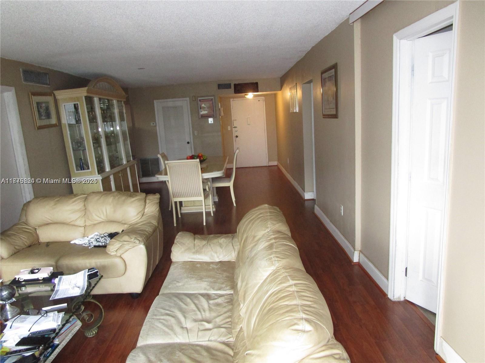 THREE HORIZONS NORTH COND - Residential