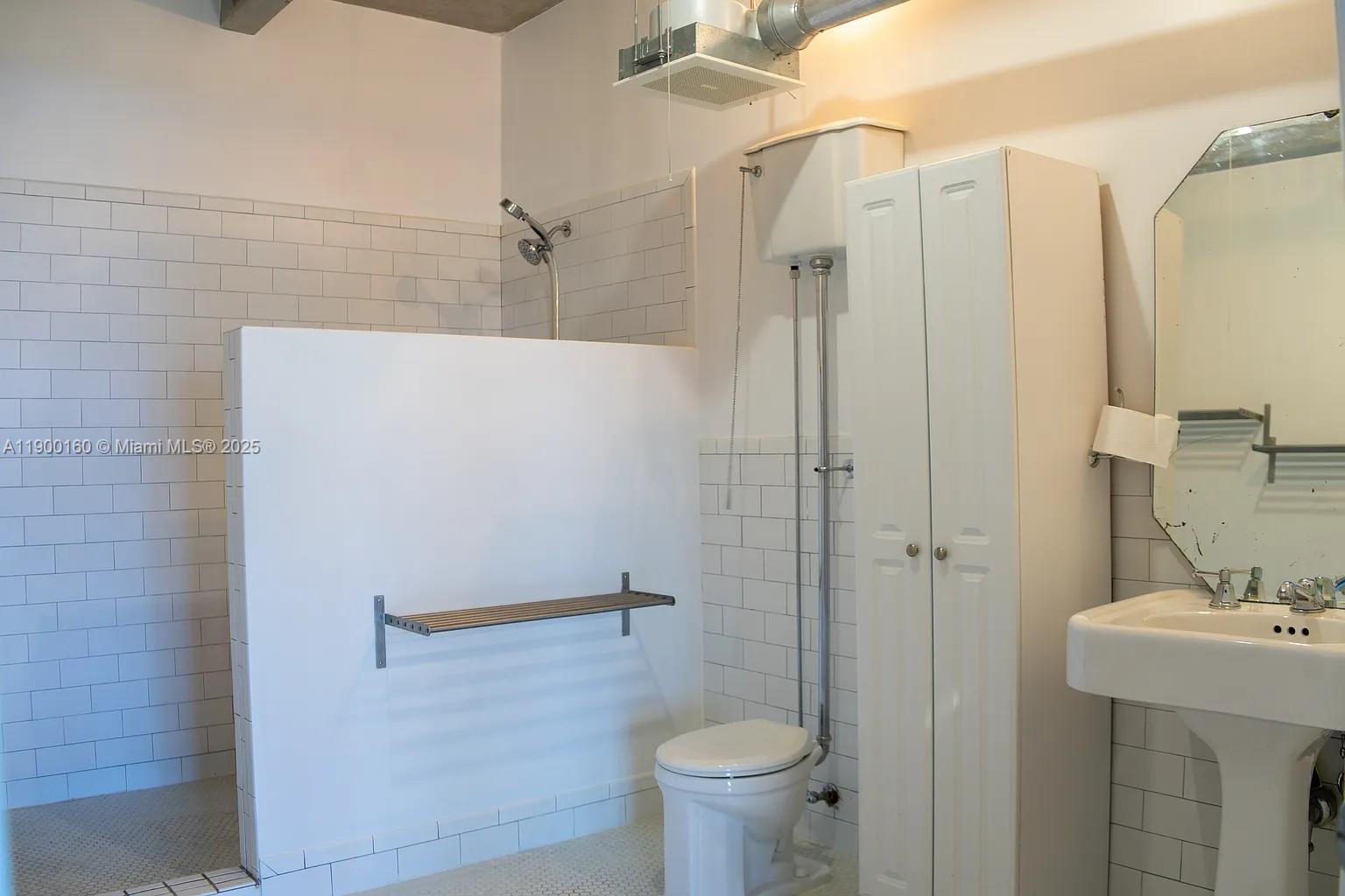 PARC LOFTS CONDO - Residential Lease