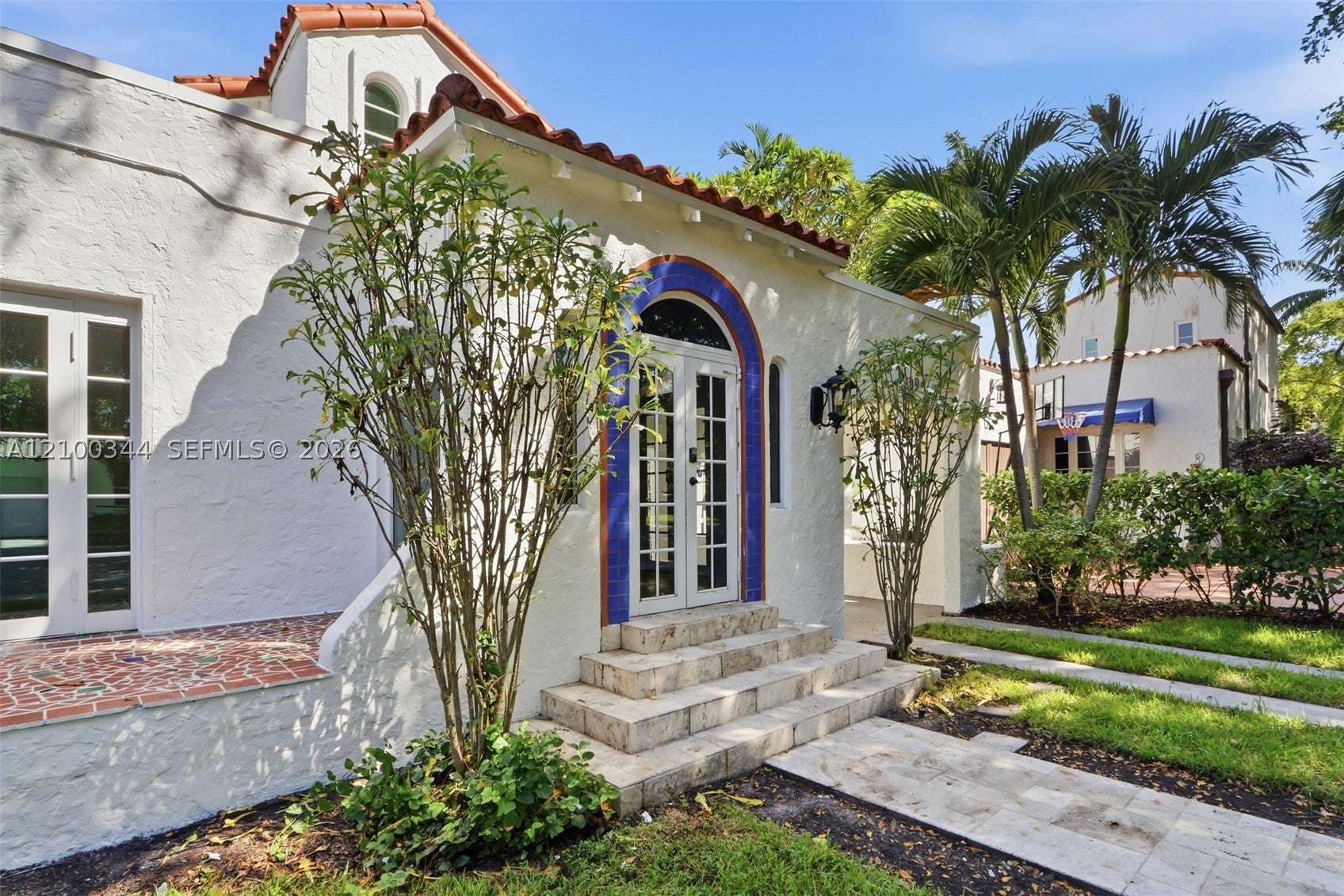 1209 La Mancha Ave