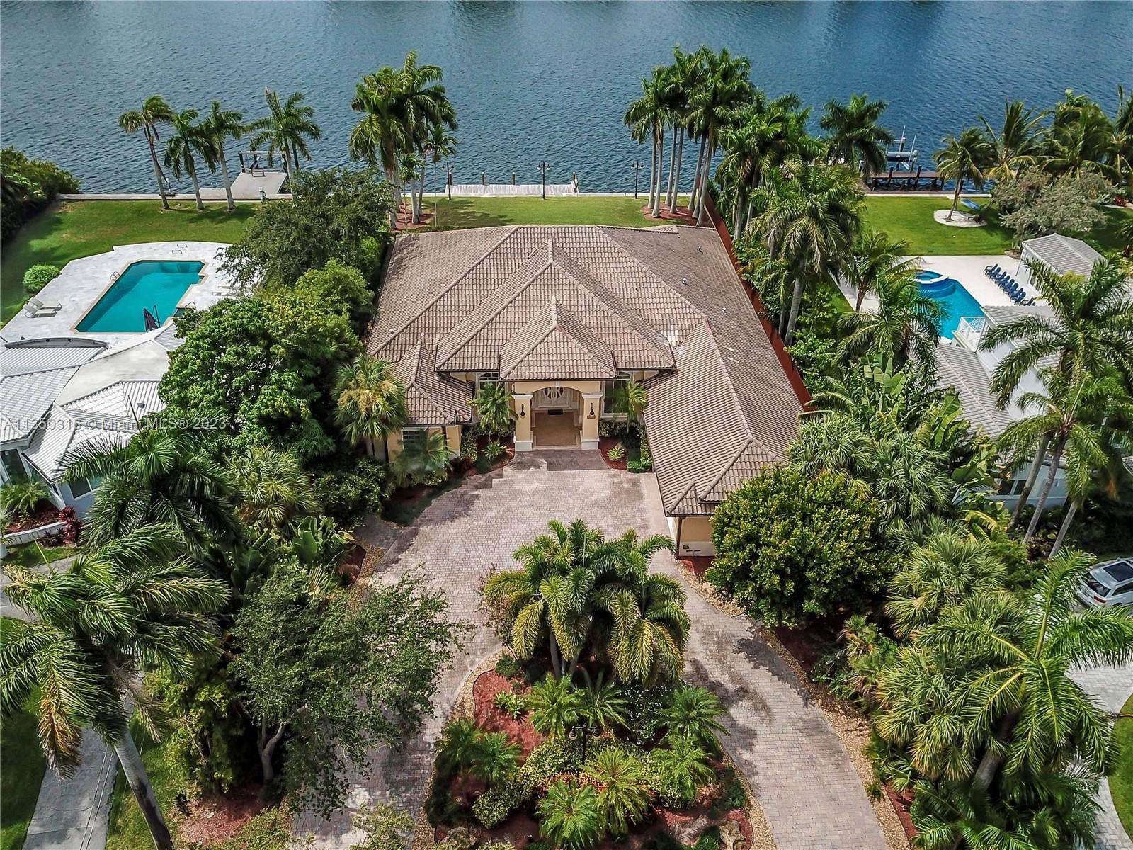 HOLLYWOOD LAKES SEC - Residential