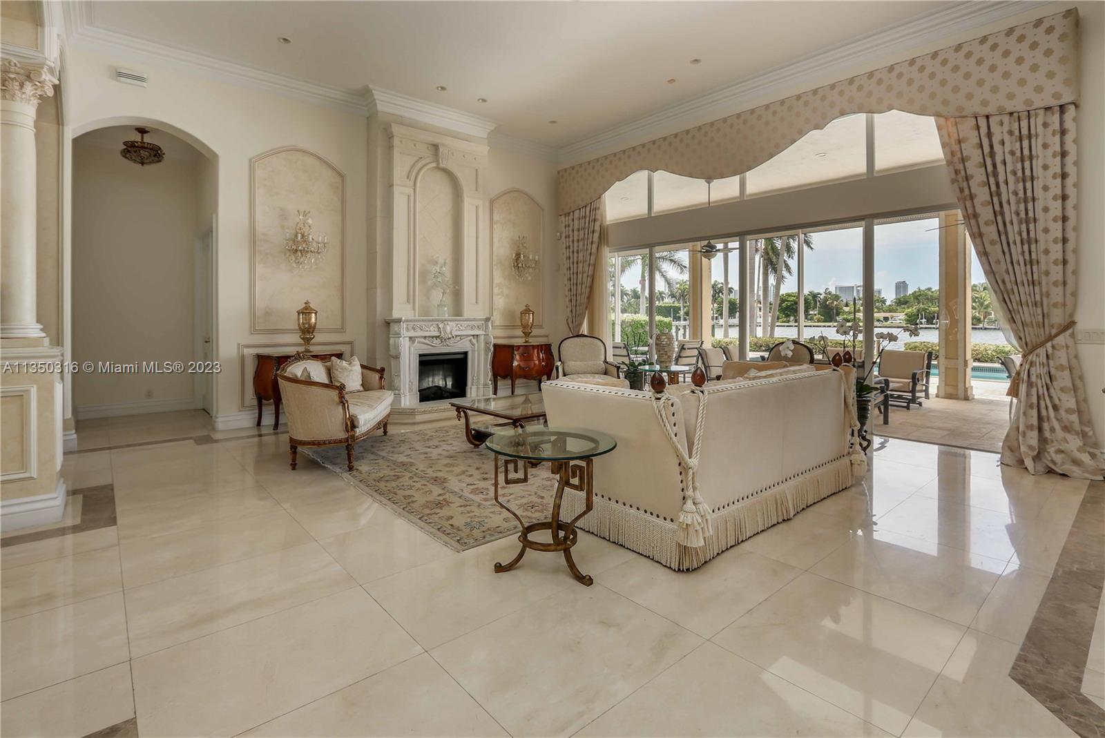 HOLLYWOOD LAKES SEC - Residential