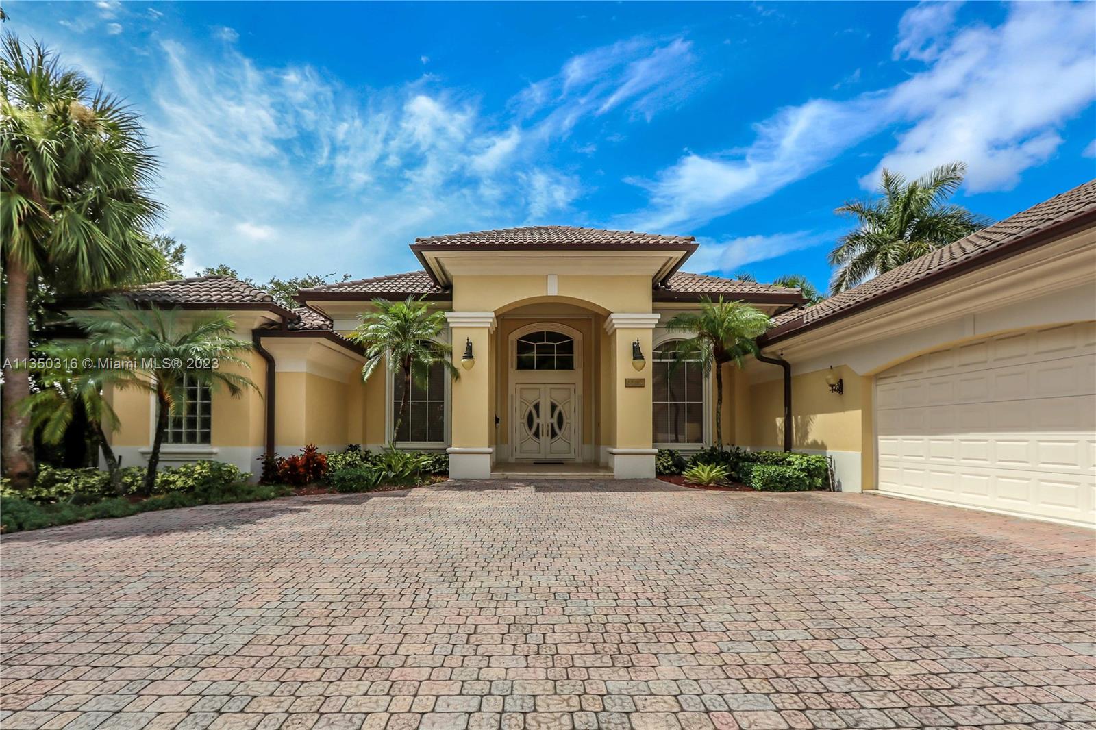 HOLLYWOOD LAKES SEC - Residential