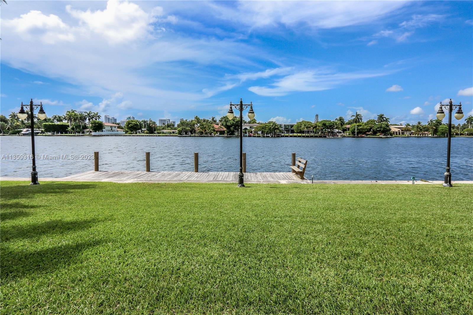 HOLLYWOOD LAKES SEC - Residential