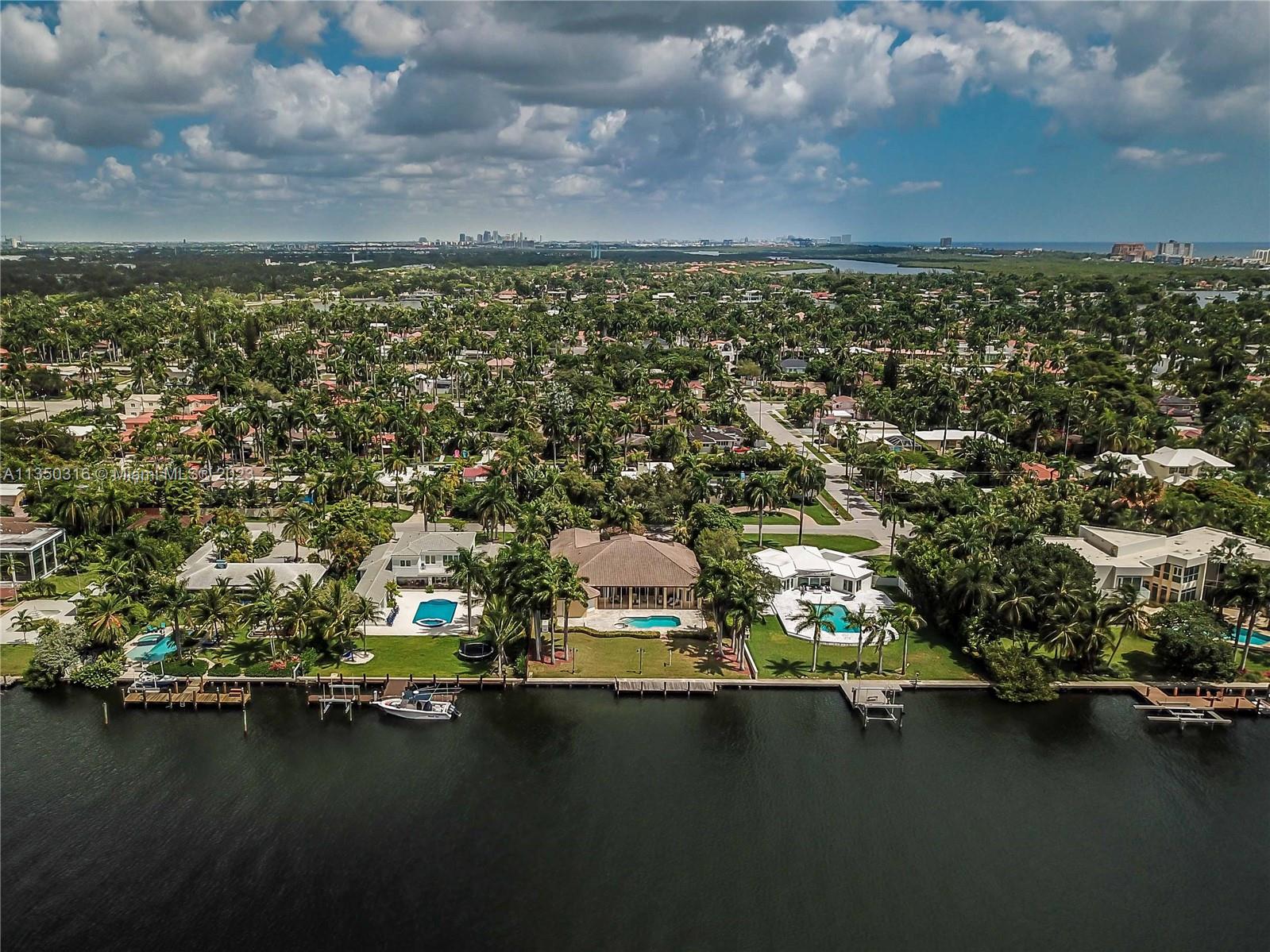 HOLLYWOOD LAKES SEC - Residential