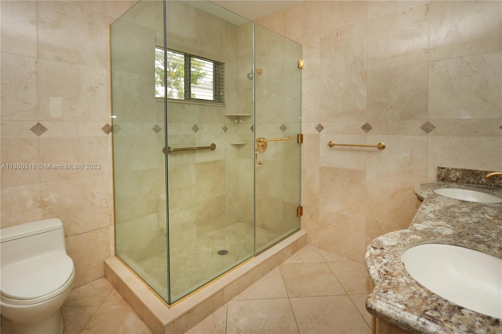 HOLLYWOOD LAKES SEC - Residential