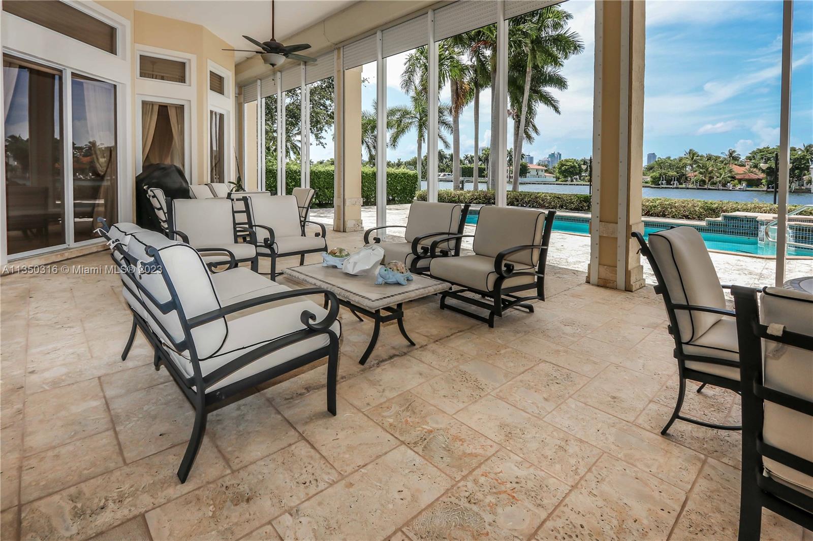 HOLLYWOOD LAKES SEC - Residential