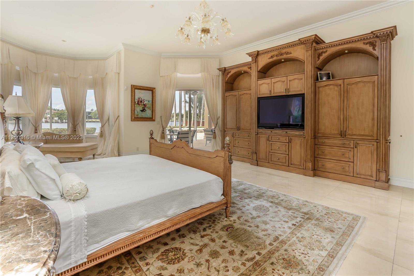 HOLLYWOOD LAKES SEC - Residential