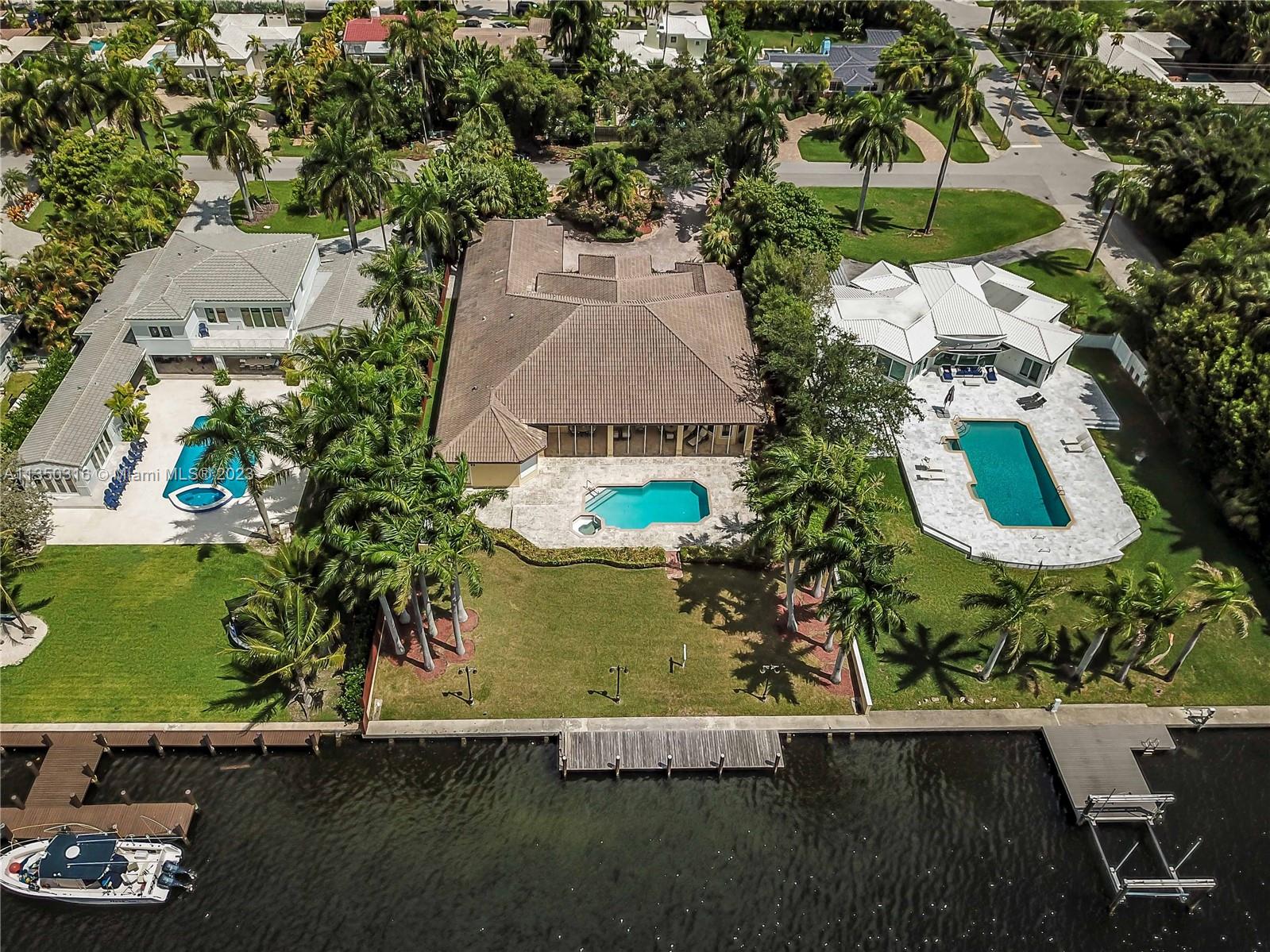 HOLLYWOOD LAKES SEC - Residential