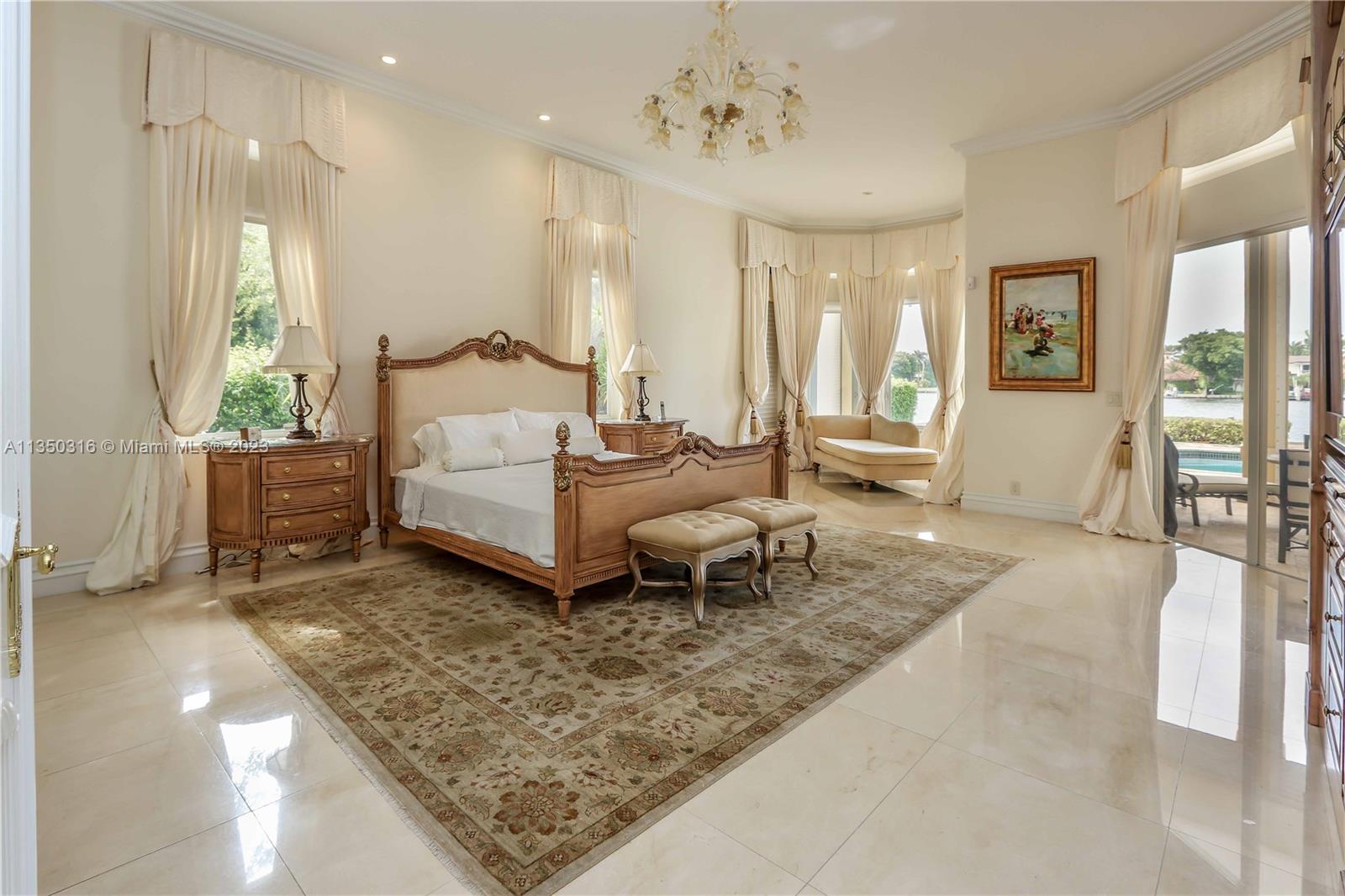 HOLLYWOOD LAKES SEC - Residential