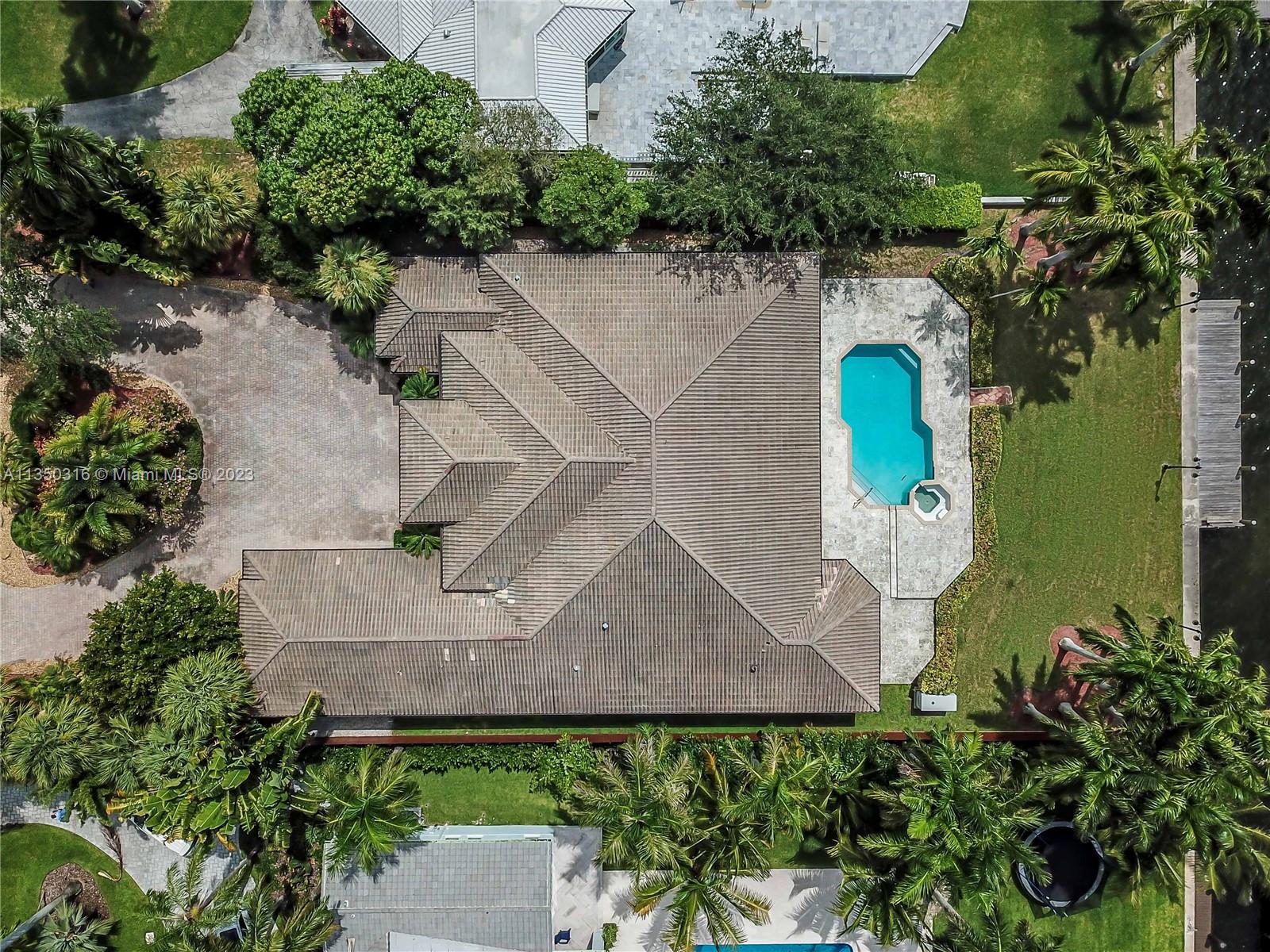 HOLLYWOOD LAKES SEC - Residential