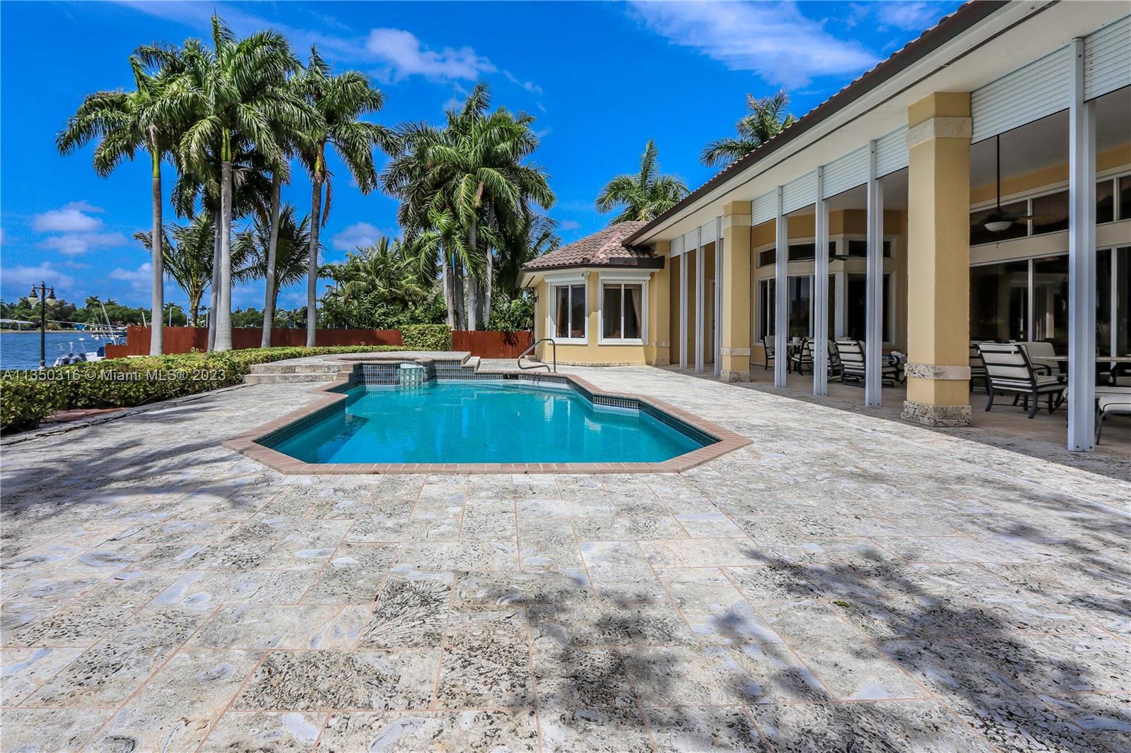 HOLLYWOOD LAKES SEC - Residential