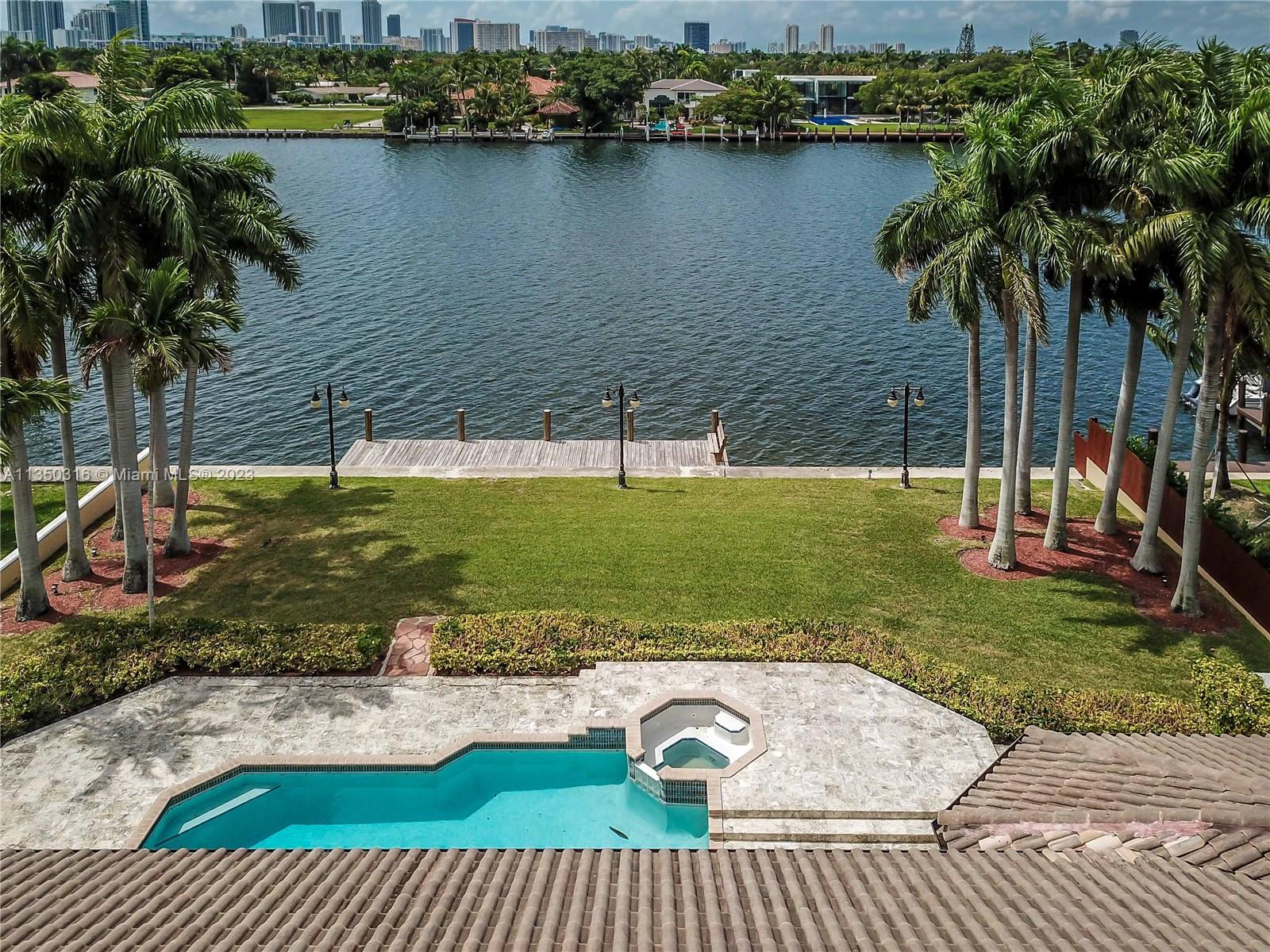 HOLLYWOOD LAKES SEC - Residential