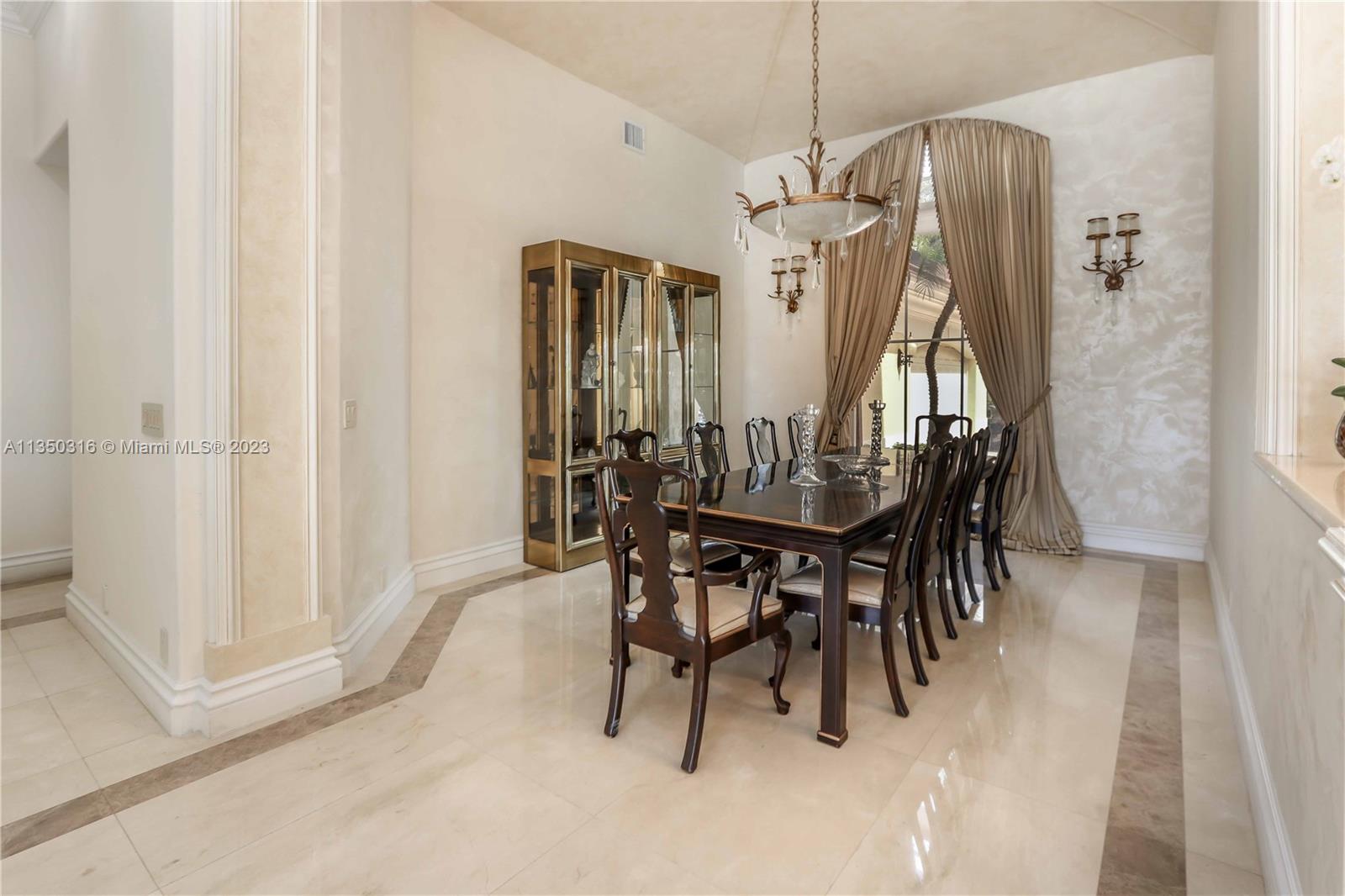 HOLLYWOOD LAKES SEC - Residential