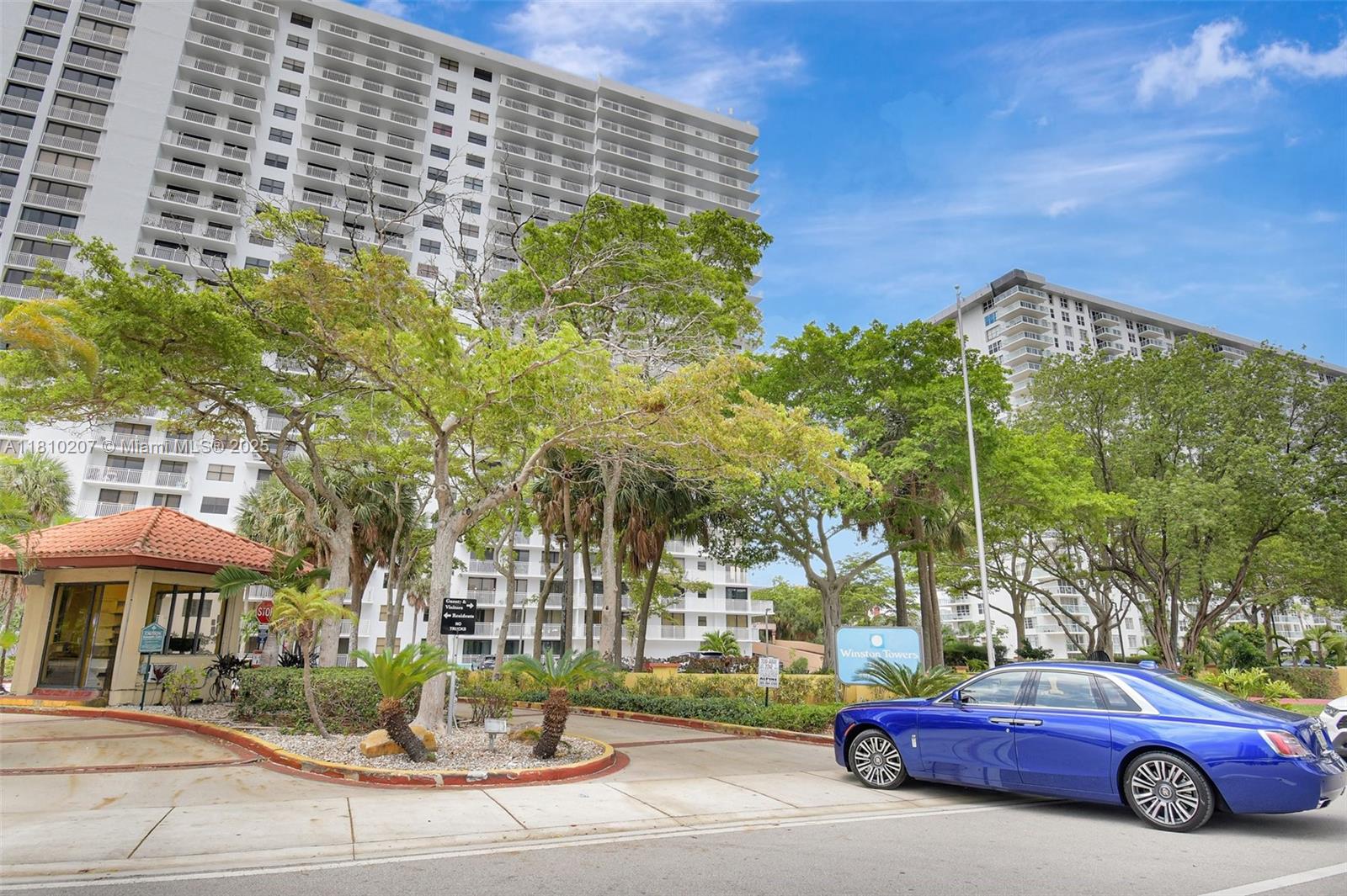 WINSTON TOWERS 600 CONDO - Residential