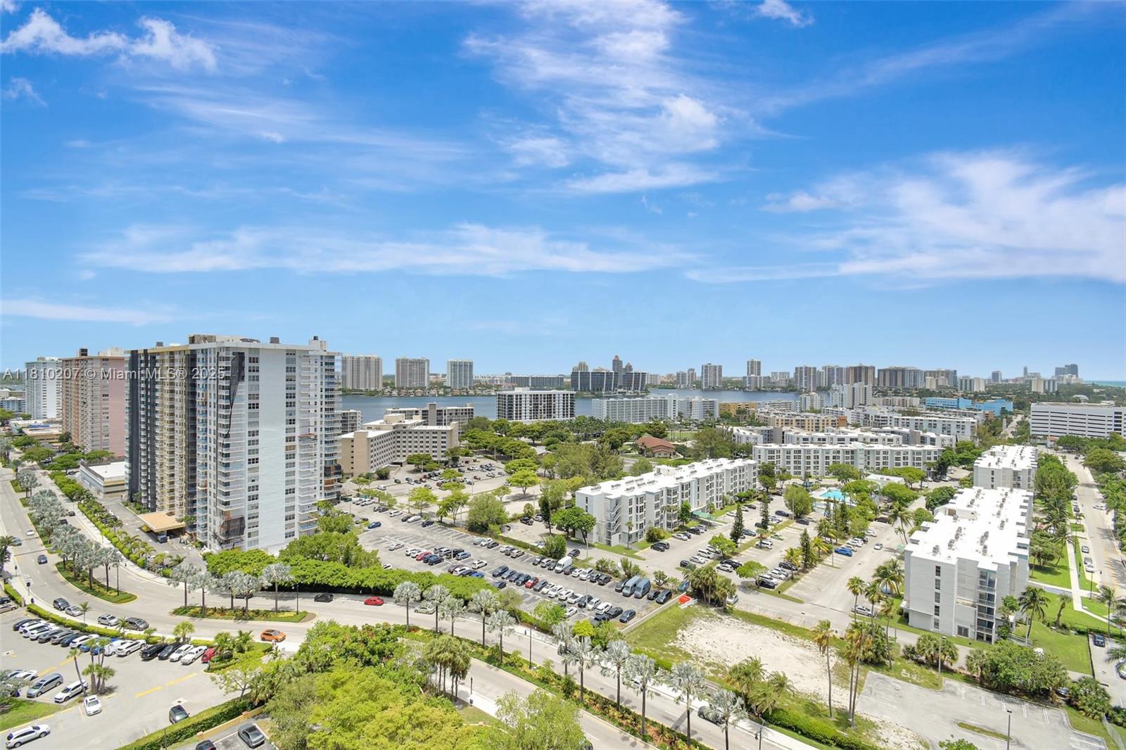 WINSTON TOWERS 600 CONDO - Residential