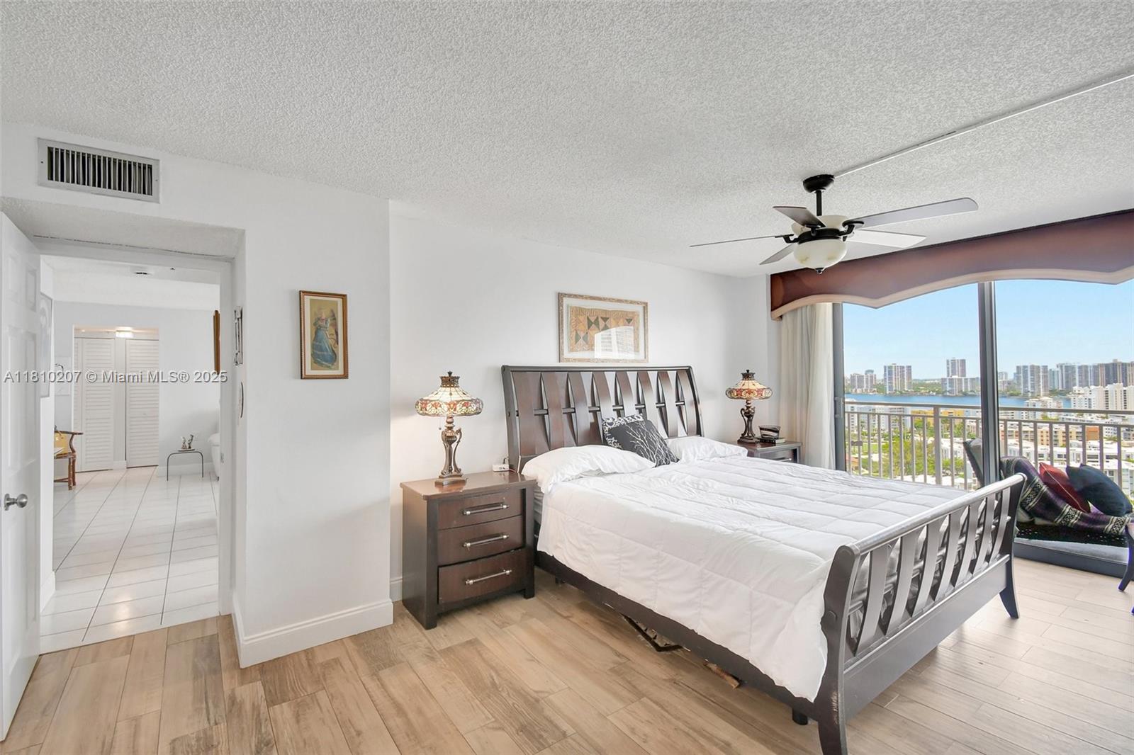 WINSTON TOWERS 600 CONDO - Residential