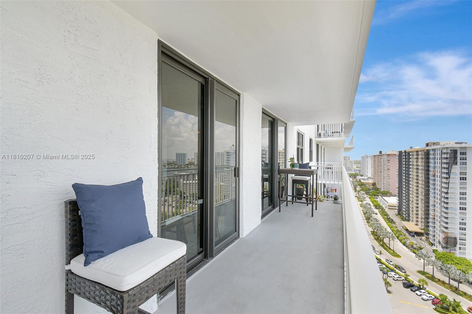 WINSTON TOWERS 600 CONDO - Residential