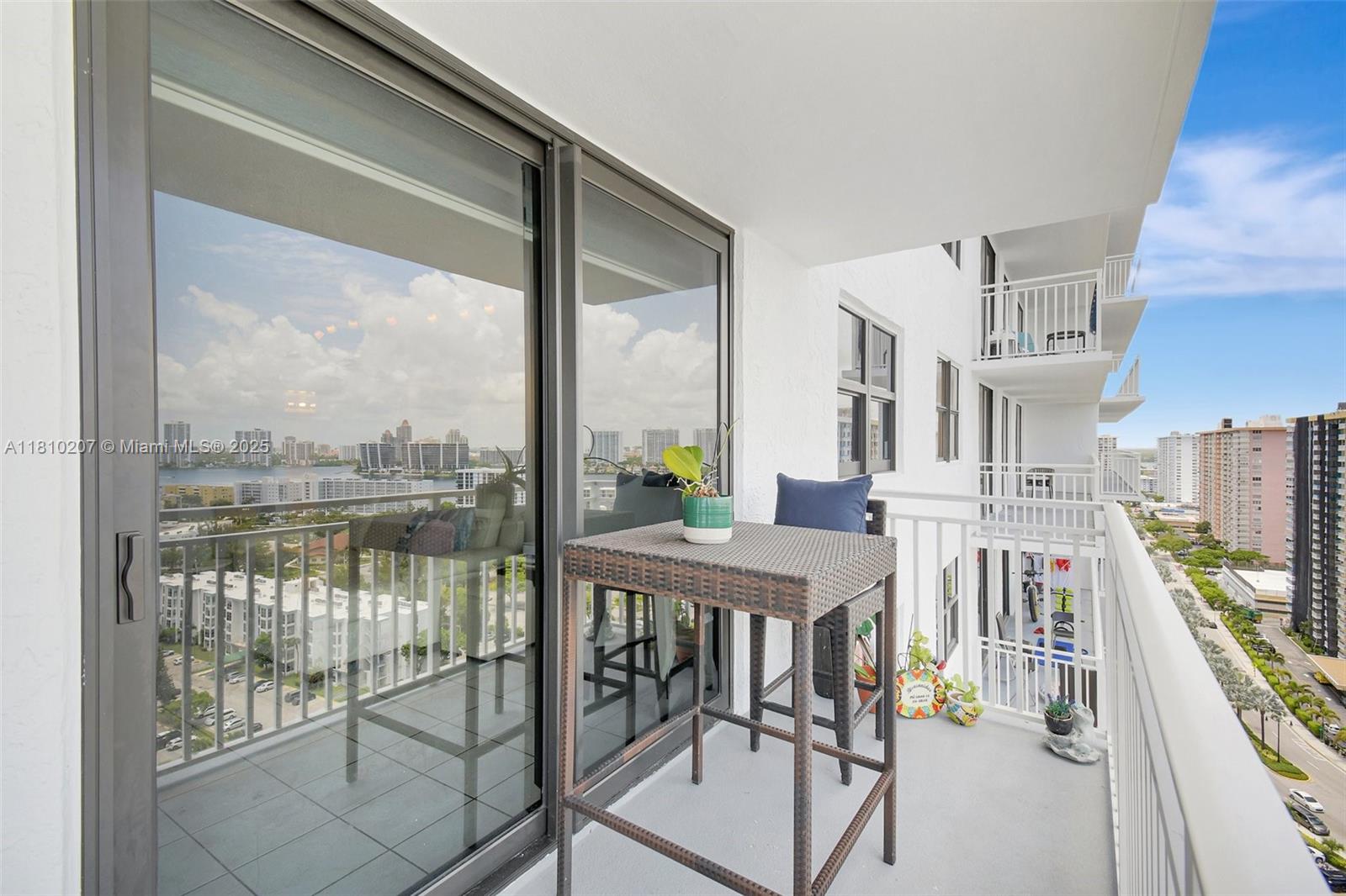 WINSTON TOWERS 600 CONDO - Residential