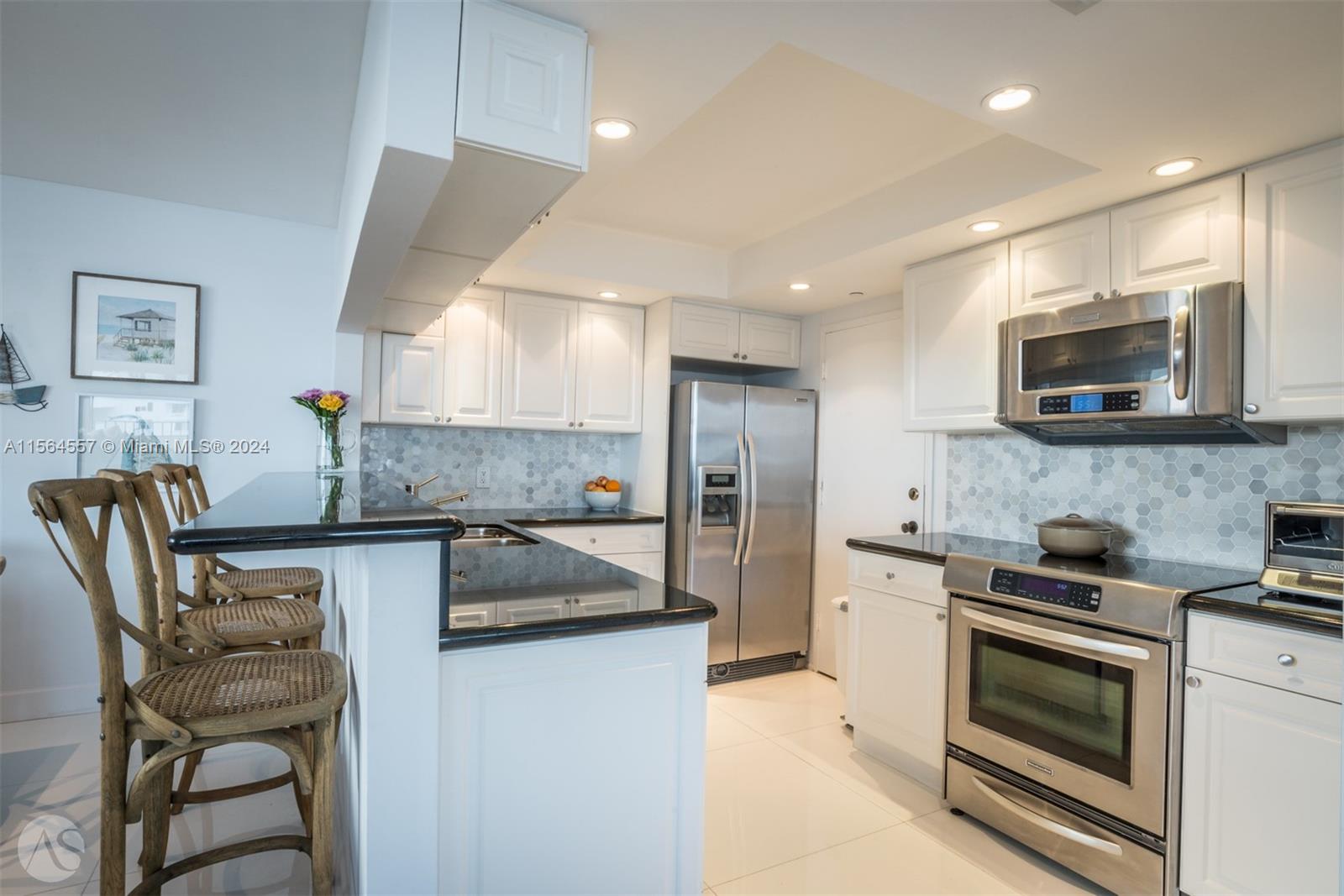 KEY BISCAYNE COMMODORE CL - Residential Lease