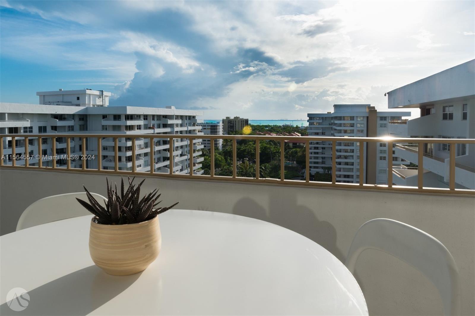 KEY BISCAYNE COMMODORE CL - Residential Lease