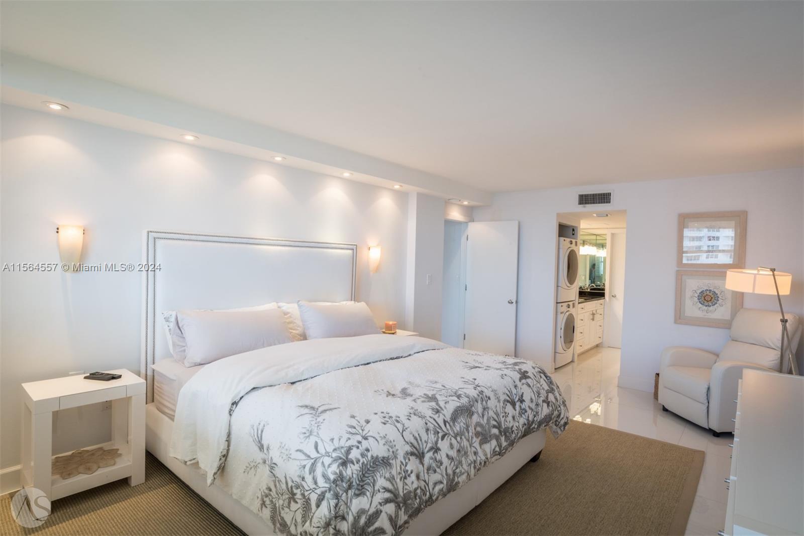 KEY BISCAYNE COMMODORE CL - Residential Lease