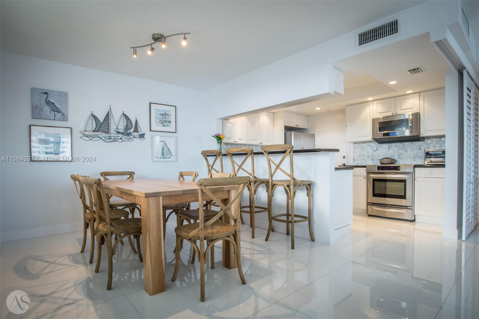 KEY BISCAYNE COMMODORE CL - Residential Lease