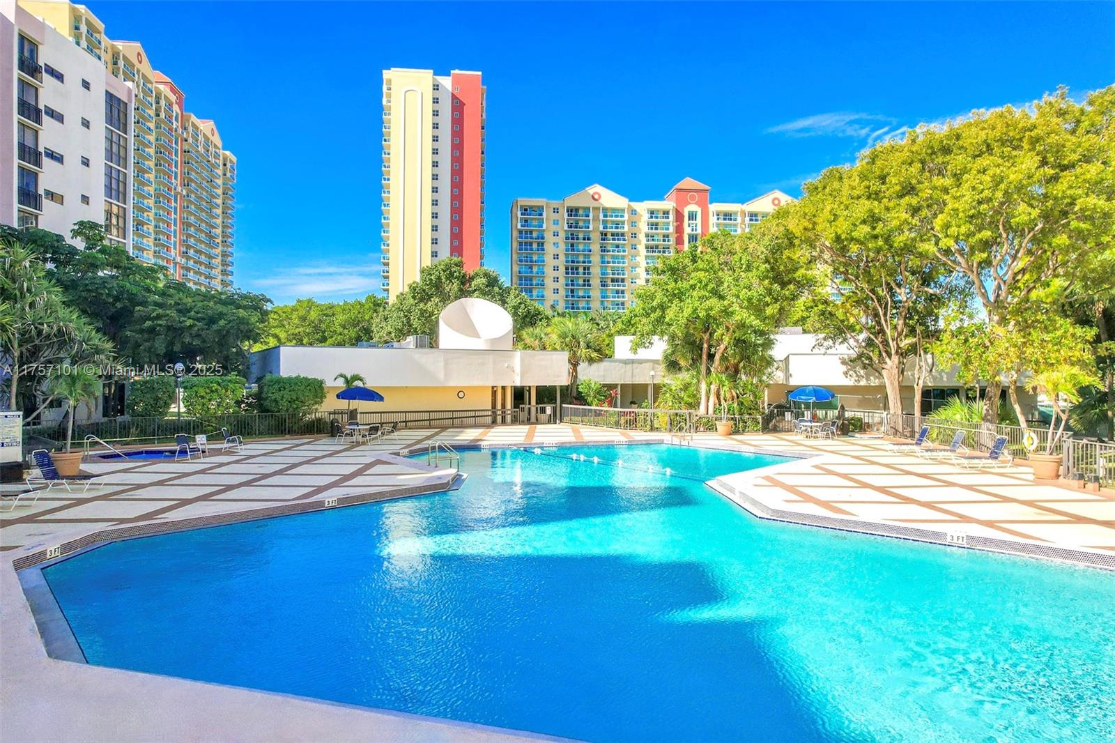 Plaza Americas Pt 03 - Residential