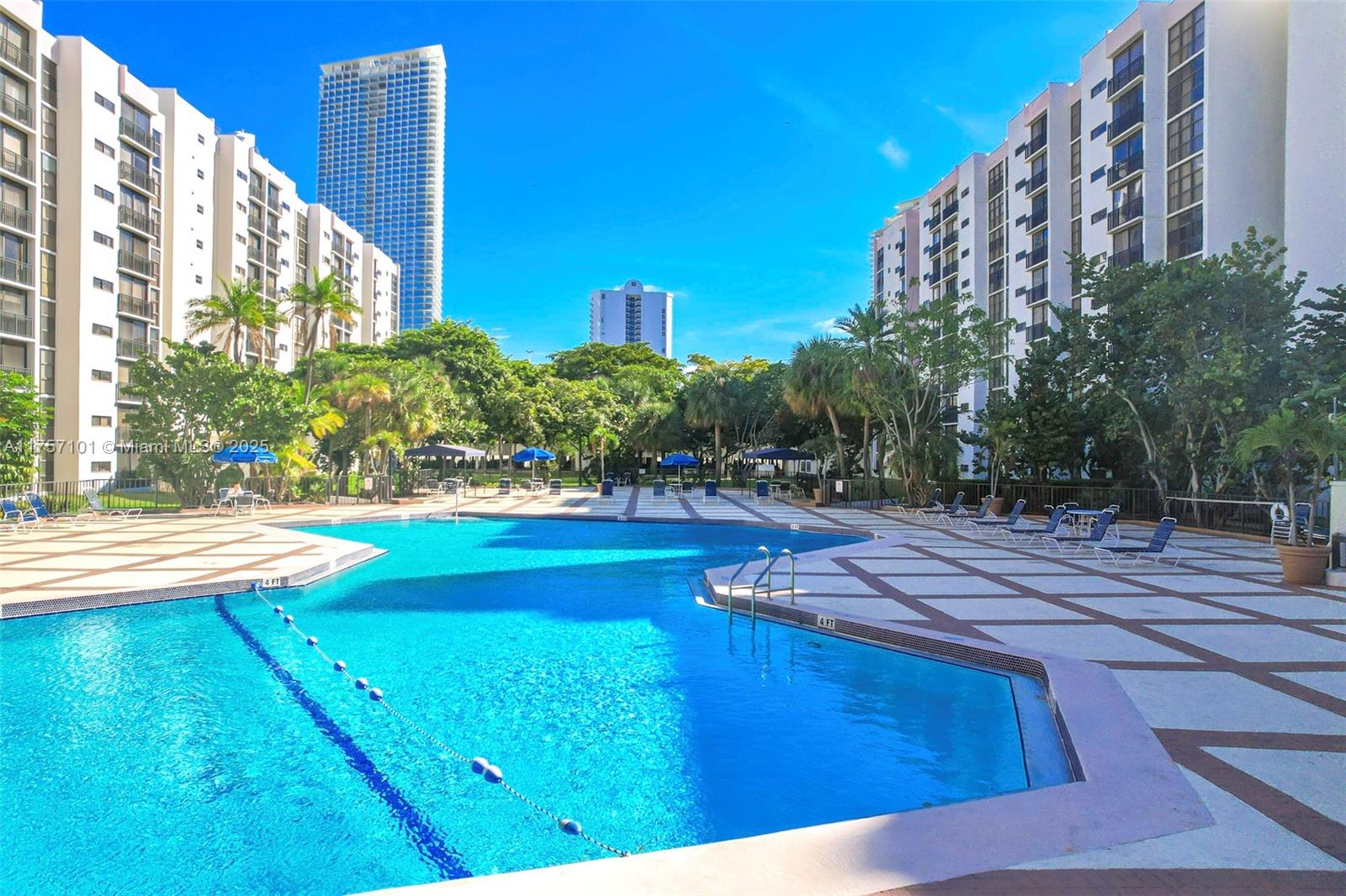 Plaza Americas Pt 03 - Residential