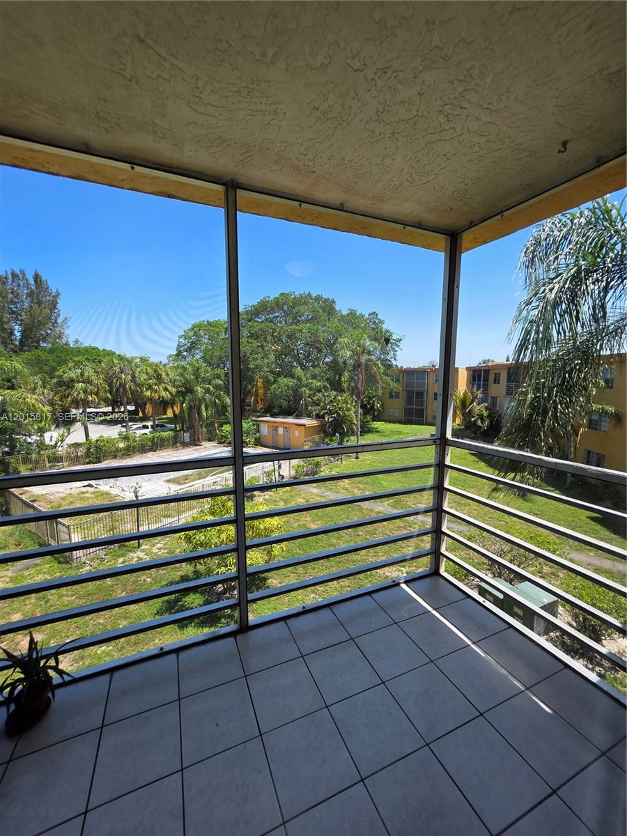 HERITAGE CIRCLE CONDO - Residential