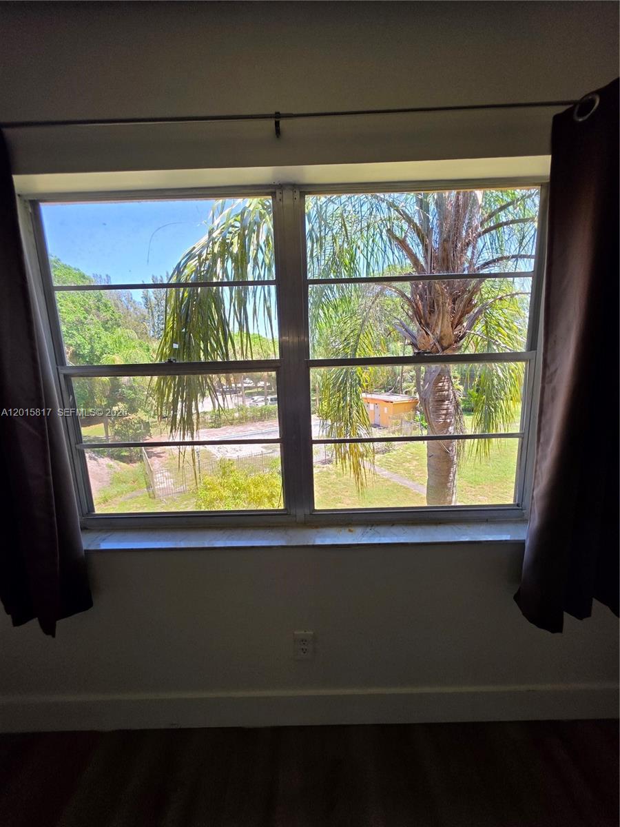 HERITAGE CIRCLE CONDO - Residential