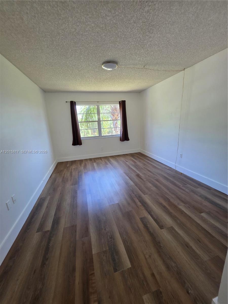 HERITAGE CIRCLE CONDO - Residential