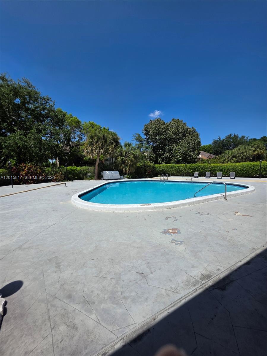 HERITAGE CIRCLE CONDO - Residential