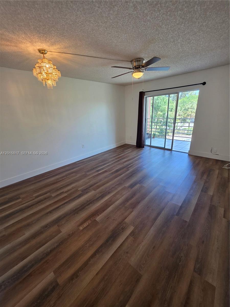 HERITAGE CIRCLE CONDO - Residential