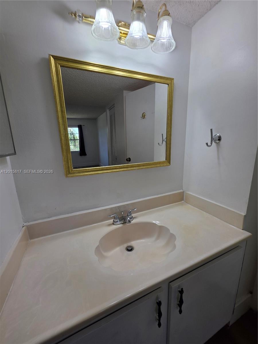 HERITAGE CIRCLE CONDO - Residential