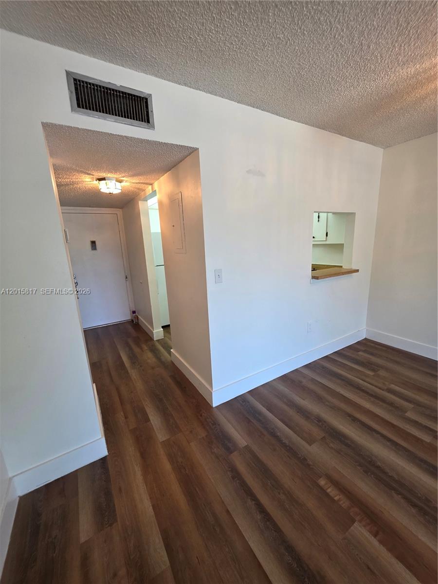 HERITAGE CIRCLE CONDO - Residential