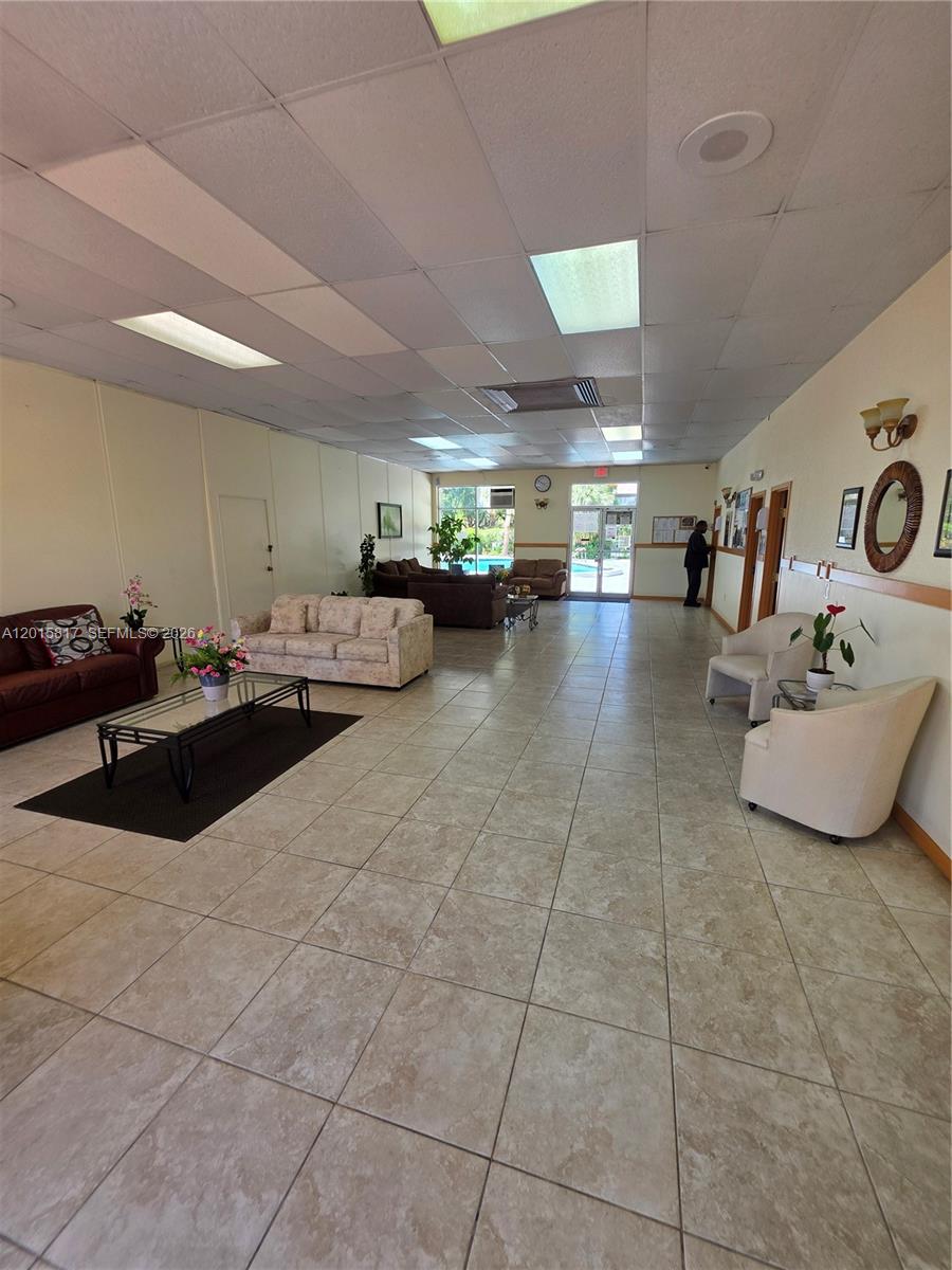 HERITAGE CIRCLE CONDO - Residential