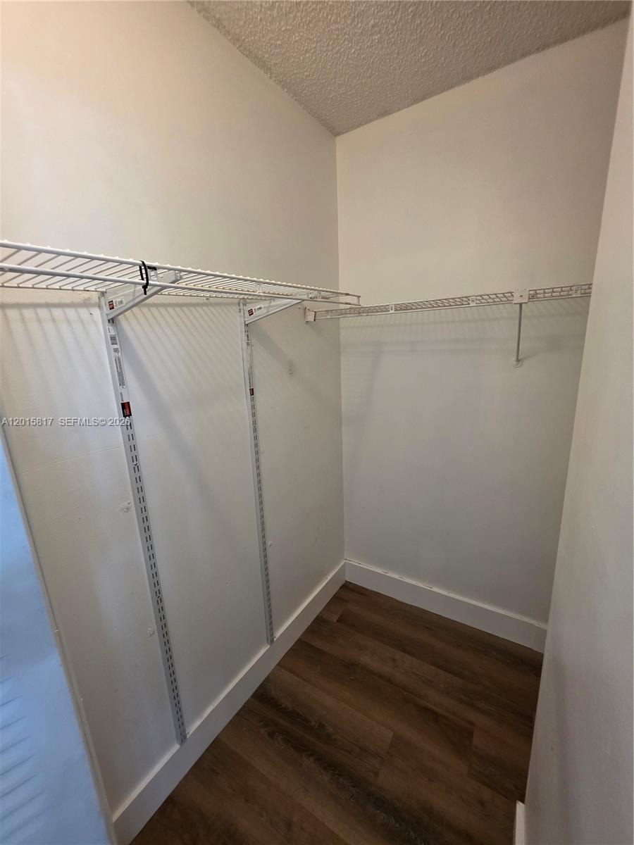 HERITAGE CIRCLE CONDO - Residential