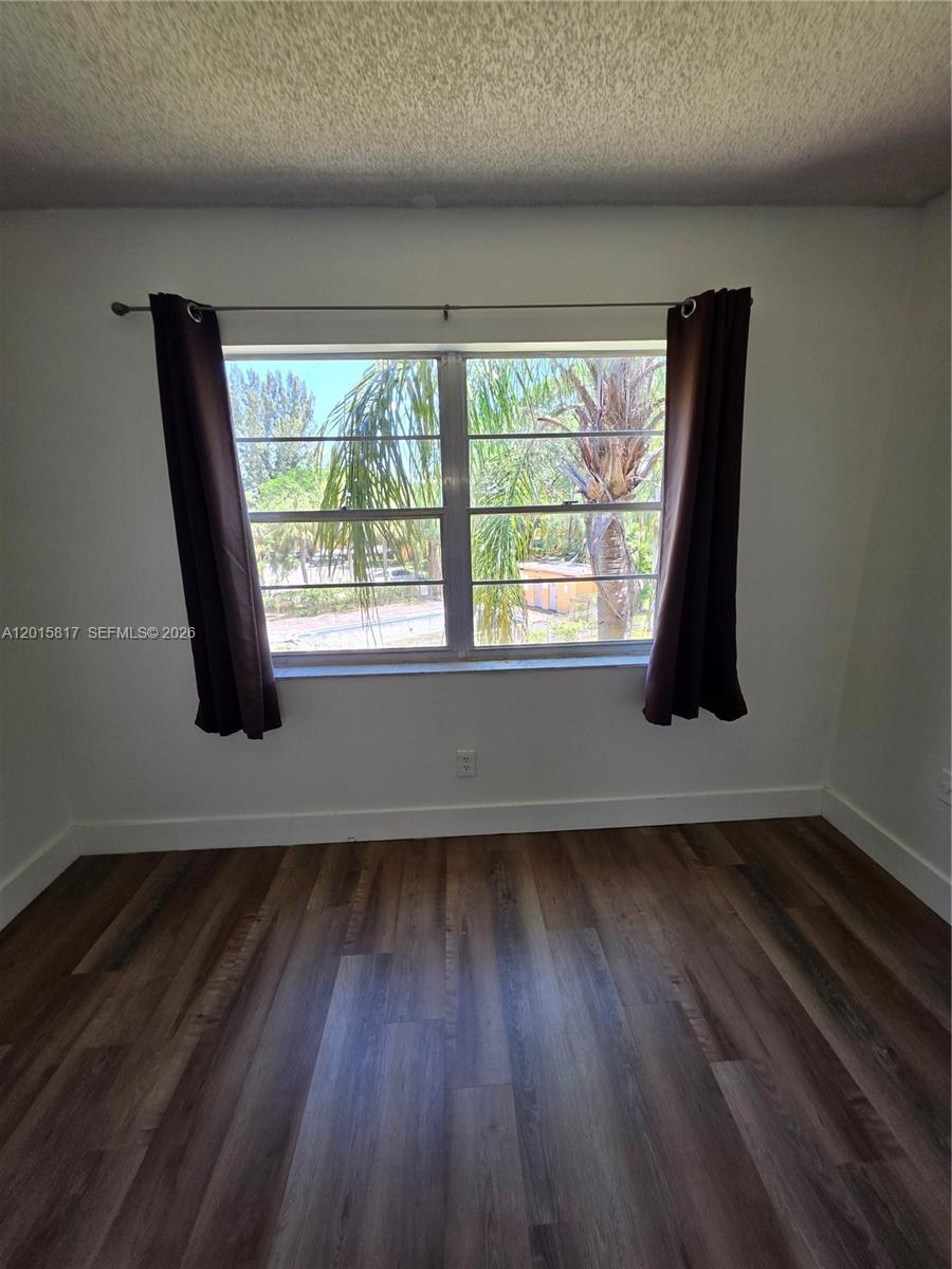 HERITAGE CIRCLE CONDO - Residential