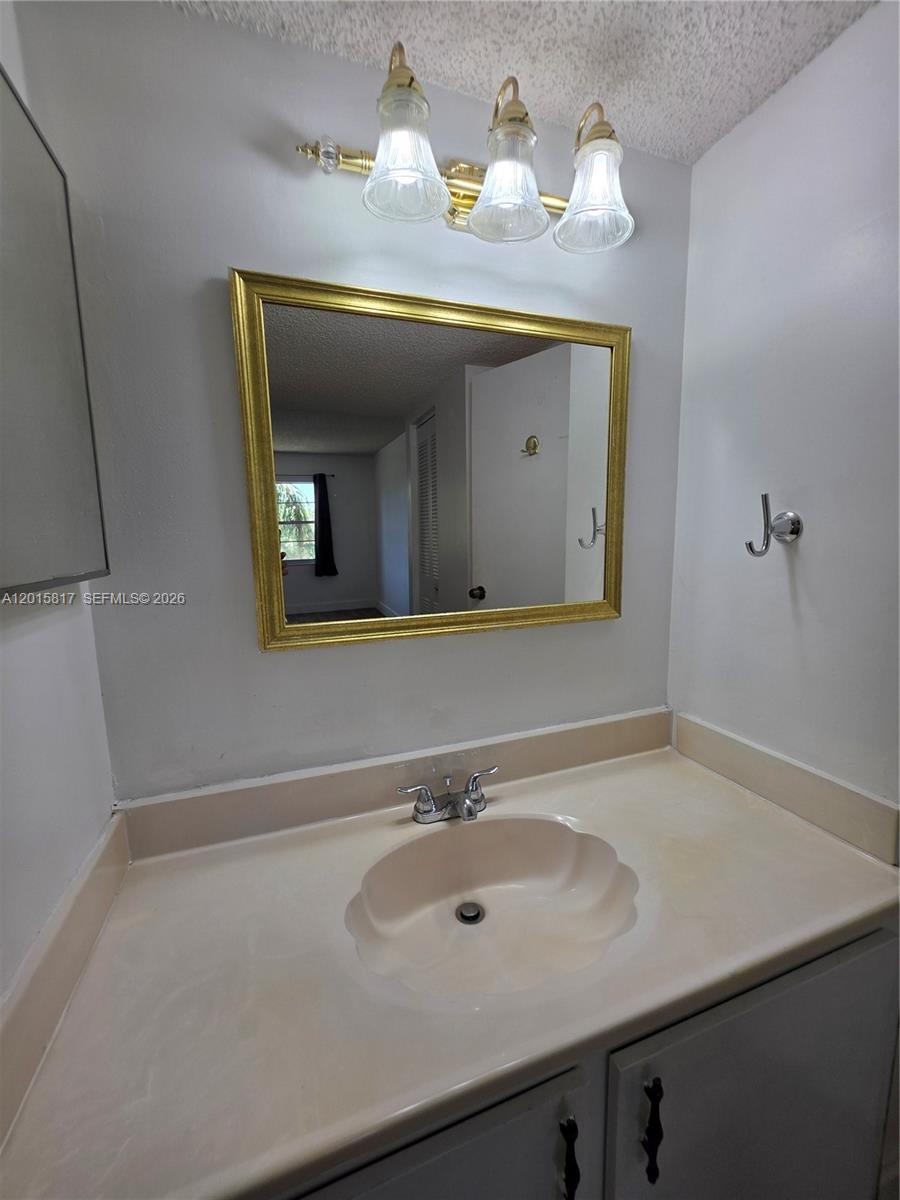 HERITAGE CIRCLE CONDO - Residential