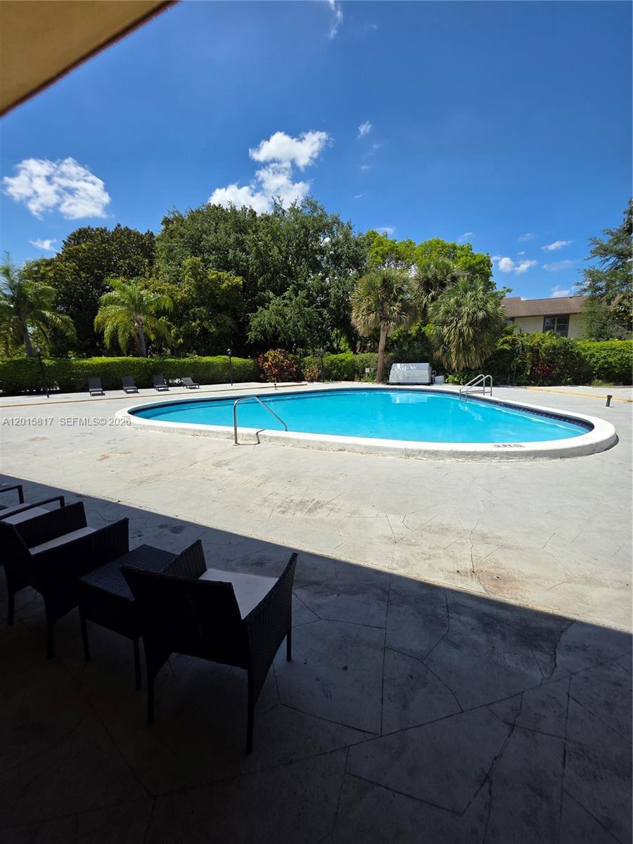 HERITAGE CIRCLE CONDO - Residential
