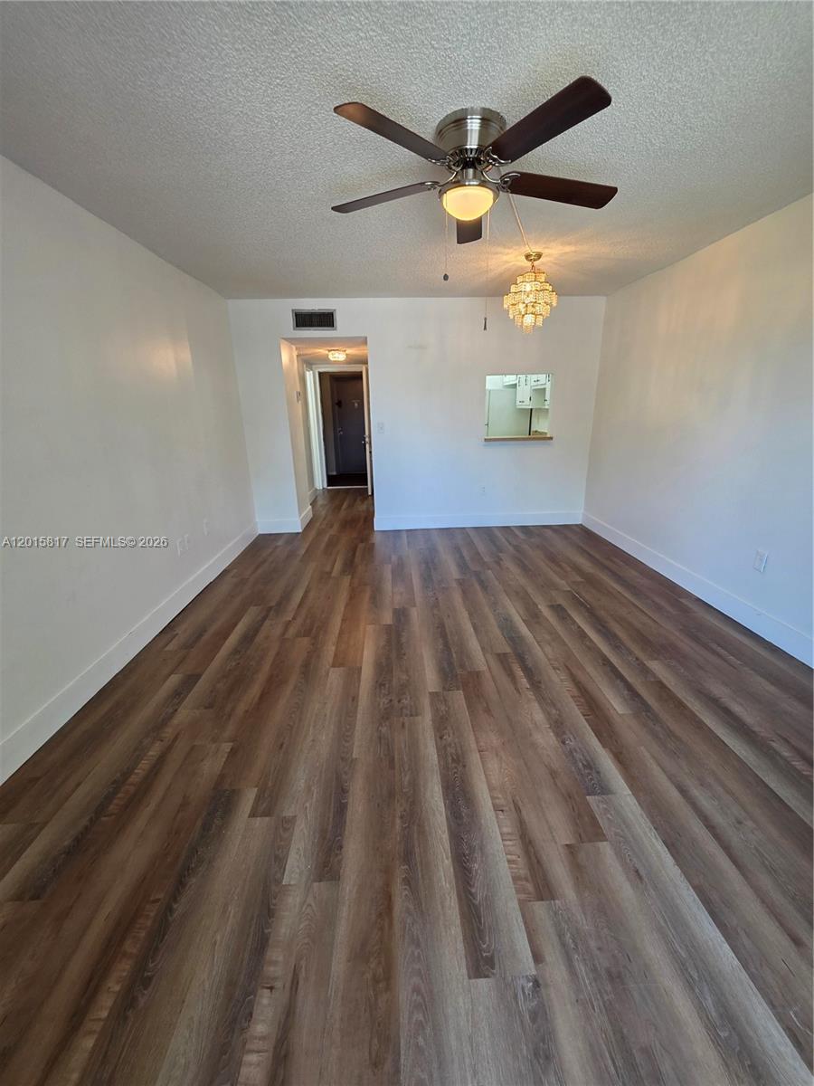 HERITAGE CIRCLE CONDO - Residential