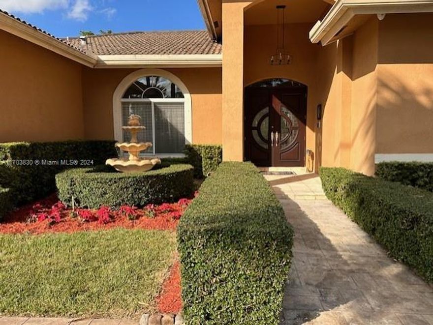 Lovely and warmy Home in The Clover neighborhood. – Perfect for Families! This amazing residence features: Open and spacious Layout: Enjoy the living spaces of this amazing home; perfect for family gatherings and entertaining. Modern Kitchen: Fully equipped with updated appliances and plenty of counter space for culinary adventures. The bathrooms has been upgrated.  Feel like you are at the Keys with the beautiful pool and spa. A lovely backyard ideal for relaxing or hosting summer barbecues. Great School District: Situated in a top-rated school district, ensuring your children receive an excellent education. No association community. There are no many properties like this. Quick it won't last.